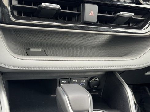 Certified 2022 Toyota Highlander XLE image 18