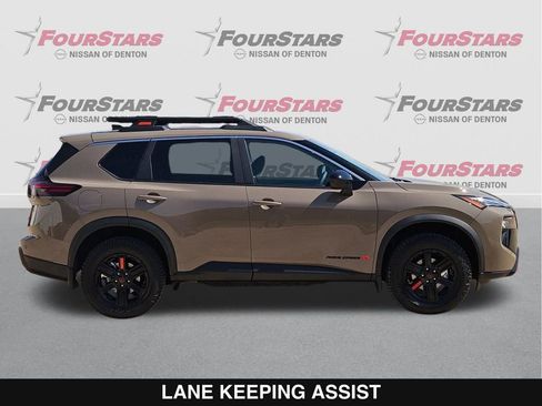 New 2026 Nissan Rogue SV AWD/4WD image 3