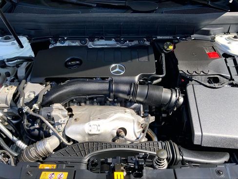Certified 2022 Mercedes-Benz GLB 250 4MATIC image 32