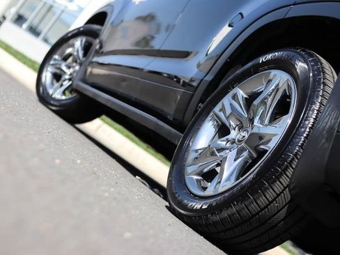 Used 2018 Toyota Highlander Limited Platinum image 16