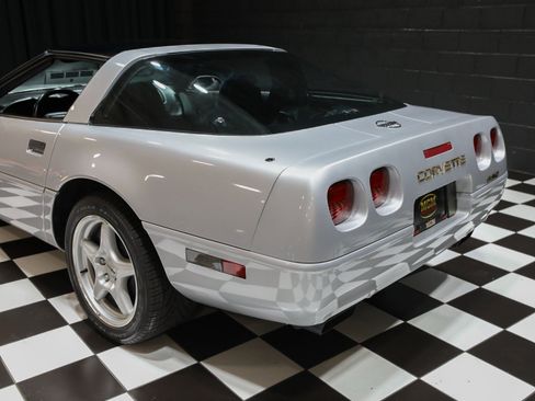 Used 1996 Chevrolet Corvette Coupe RWD image 27