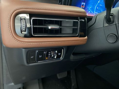 New 2026 Lincoln Aviator Reserve w/ Luxury Package AWD/4WD image 18