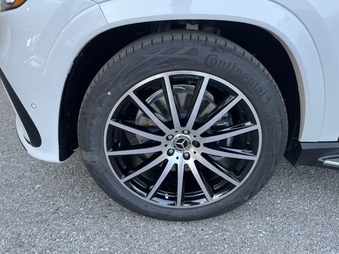 New 2026 Mercedes-Benz GLS 580 4MATIC image 11