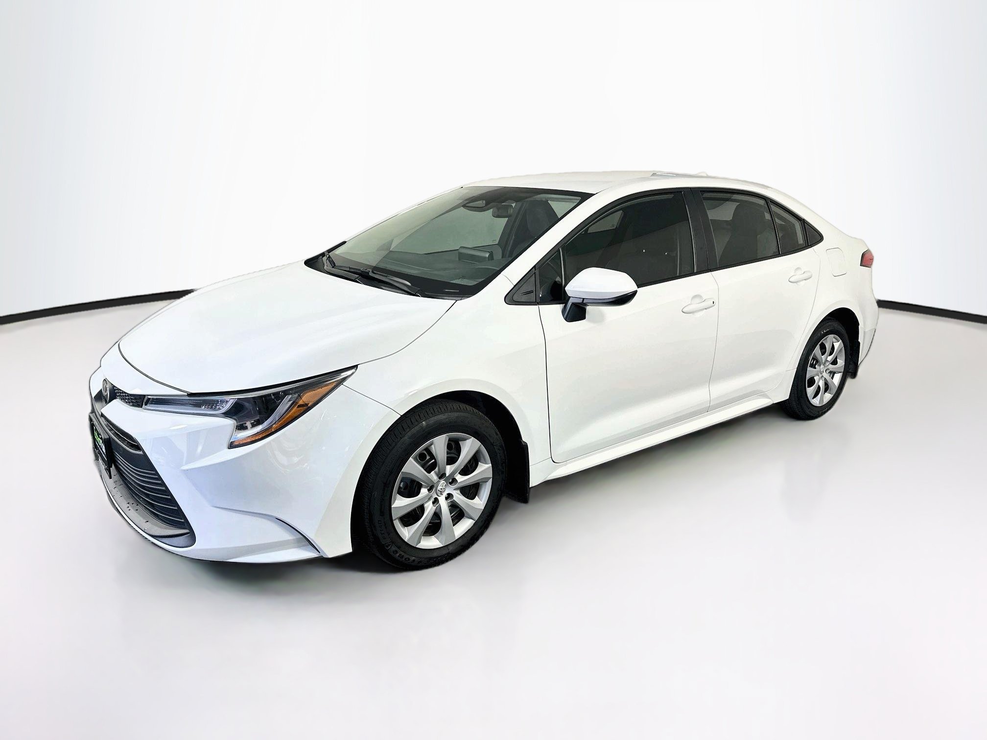Used 2026 Toyota Corolla LE FWD image 3