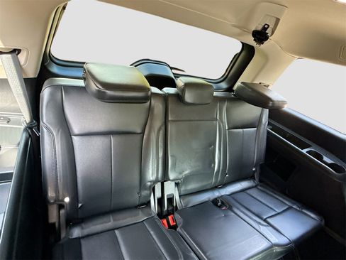 Used 2024 Ford Expedition XLT image 27