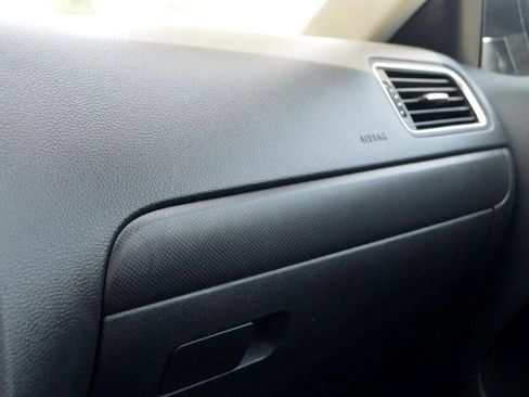 Used 2014 Volkswagen Jetta S FWD image 34