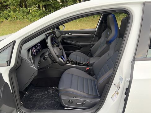 Used 2026 Volkswagen Golf AWD/4WD image 11