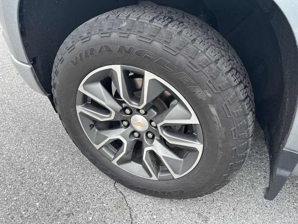 Used 2024 Chevrolet Silverado 1500 LT AWD/4WD image 9