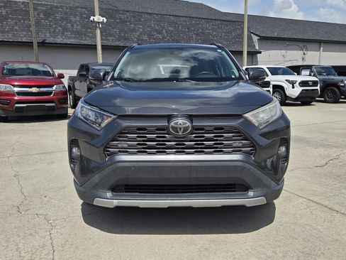 Used 2020 Toyota RAV4 Limited FWD image 2