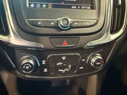 Used 2021 Chevrolet Equinox LT image 25