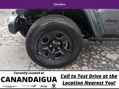 Used 2023 Jeep Gladiator Sport image 30