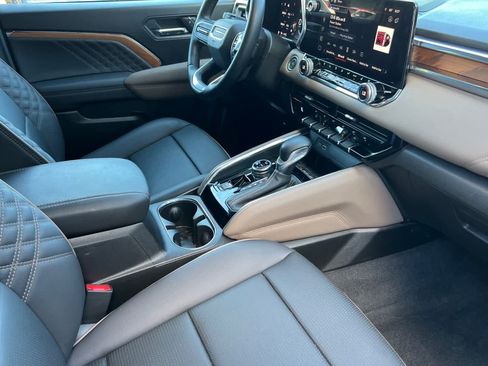 Used 2024 GMC Canyon Denali AWD/4WD image 16