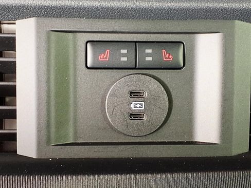 Used 2025 Ford F150 Platinum w/ FX4 Off-Road Package AWD/4WD image 12