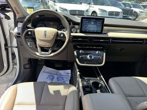 Used 2022 Lincoln Corsair AWD w/ Premium Package image 22