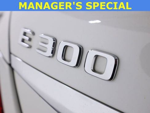 Certified 2019 Mercedes-Benz E 300 4MATIC image 44