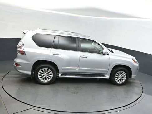 Used 2015 Lexus GX 460 image 34