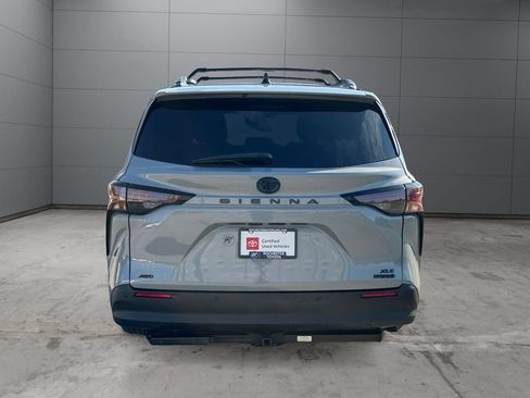 Certified 2024 Toyota Sienna XLE Woodland Edition AWD/4WD image 4
