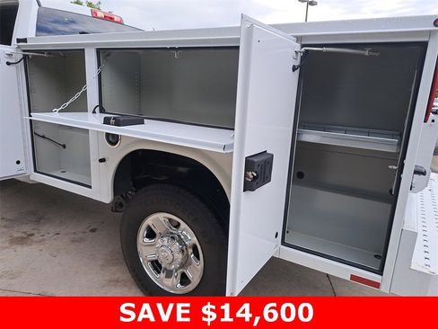 Used 2024 RAM 2500 Tradesman w/ Chrome Appearance Group image 15