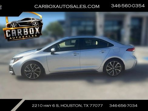 Used 2022 Toyota Corolla SE image 2