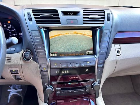 Used 2008 Lexus LS 460 L w/ Preferred Accessory Pkg RWD image 21