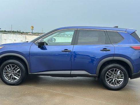 Used 2023 Nissan Rogue S FWD image 8