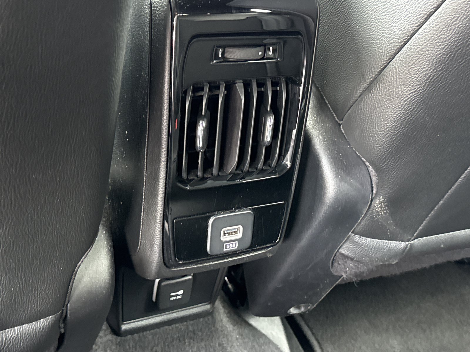 Used 2024 Jeep Compass Latitude AWD/4WD image 12