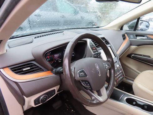 Used 2019 Lincoln MKC Select w/ Select Plus Package image 16