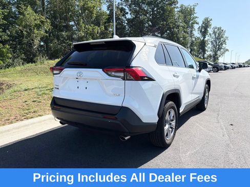 Used 2022 Toyota RAV4 XLE FWD image 9