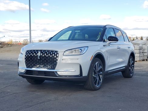 New 2026 Lincoln Corsair Reserve image 2