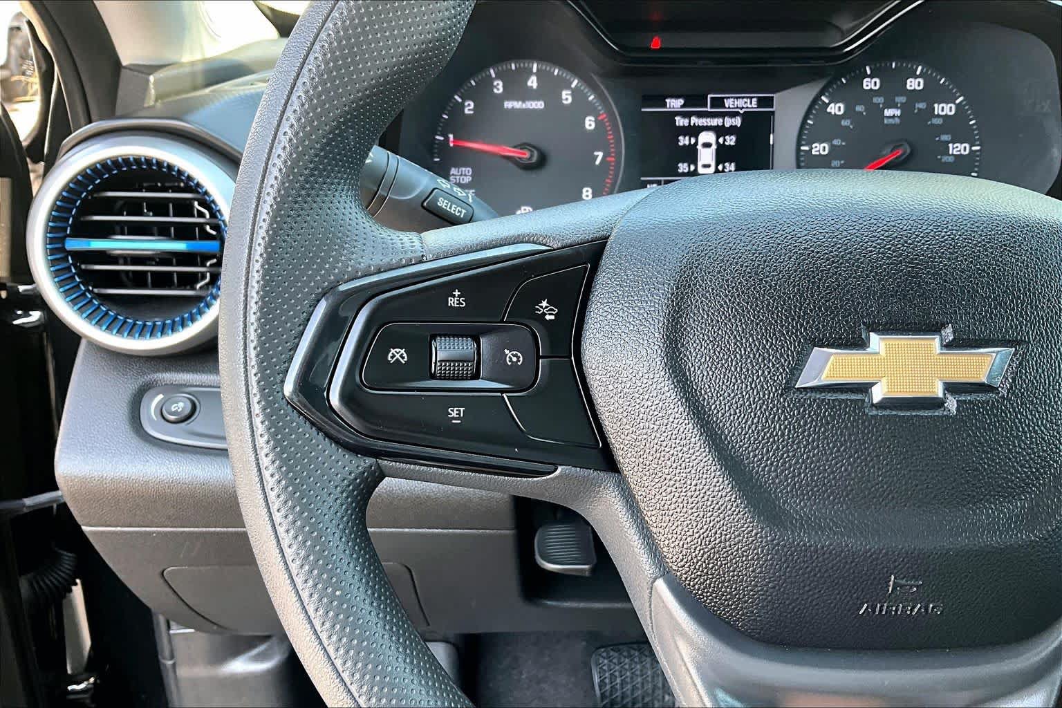 Used 2025 Chevrolet Trax LS w/ LS Convenience Package FWD image 22