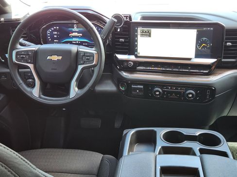 Certified 2025 Chevrolet Silverado 1500 LT RWD image 30