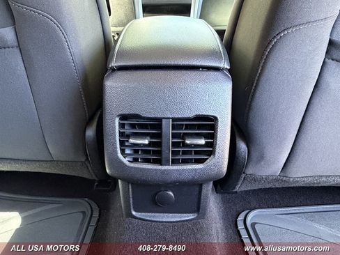 Used 2019 Ford Fusion SE FWD image 27