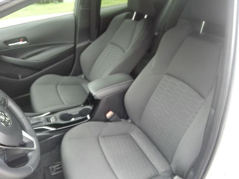 Used 2022 Toyota Corolla Hatchback image 15