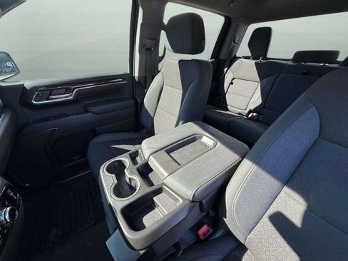 Used 2024 GMC Sierra 1500 Elevation image 32