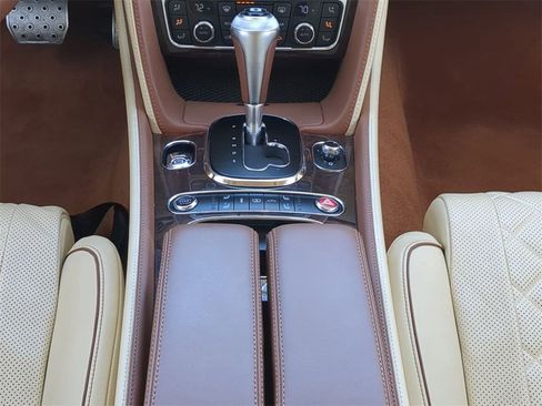 Used 2018 Bentley Flying Spur W12 image 19