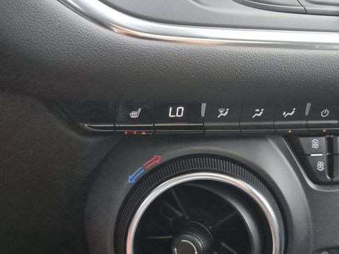 Certified 2022 Chevrolet Blazer LT w/ Sound & Technology Package image 31