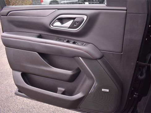 Certified 2022 Chevrolet Suburban RST w/ Sport Performance Package image 39