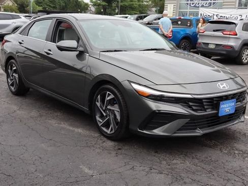 Used 2024 Hyundai Elantra Limited FWD image 11