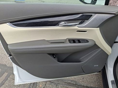 Used 2023 Cadillac XT6 Premium Luxury AWD/4WD image 10