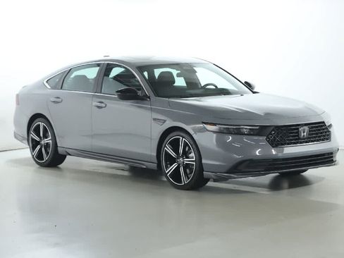 Used 2023 Honda Accord Sport image 9