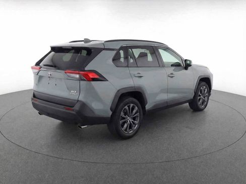 Used 2023 Toyota RAV4 XLE Premium image 8