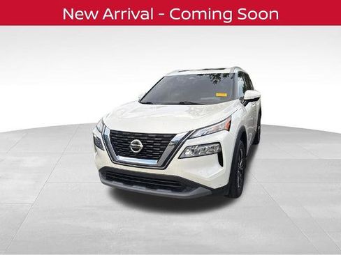 Certified 2021 Nissan Rogue SV w/ Premium Package FWD image 2