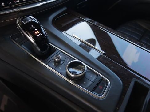 Used 2022 Cadillac Escalade ESV Sport Platinum w/ LPO, ONYX Package image 21