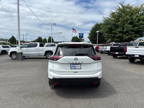 Used 2024 Nissan Rogue S FWD image 4