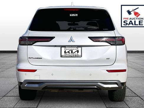 Used 2025 Mitsubishi Outlander SE AWD/4WD image 4