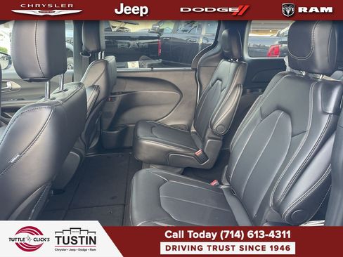 New 2026 Chrysler Pacifica Select FWD image 18