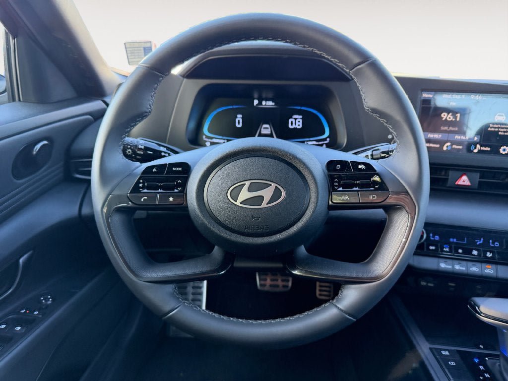 Certified 2025 Hyundai Elantra Sport FWD image 14