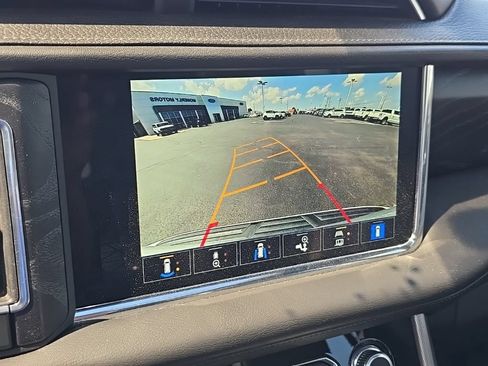 Used 2022 GMC Yukon XL Denali w/ Denali Ultimate Package AWD/4WD image 5
