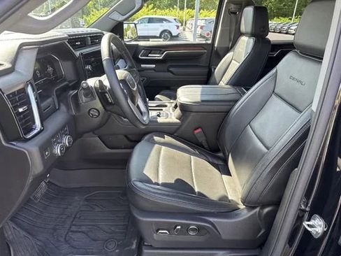 Used 2025 GMC Sierra 1500 Denali AWD/4WD image 9