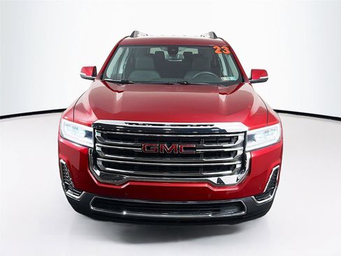 Used 2023 GMC Acadia SLE w/ Driver Convenience Package image 2
